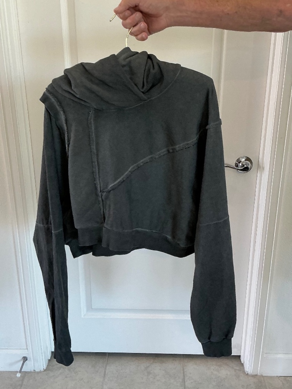 Studio B3 cropped hoodie sweatshirt